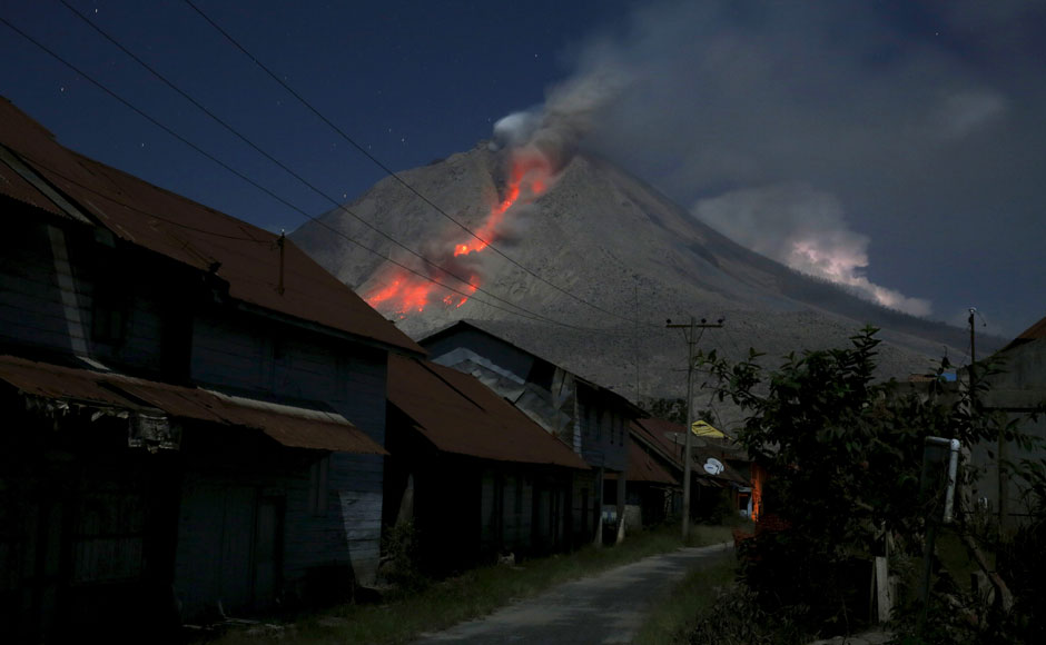 01_Mount-Sinabung-volcano