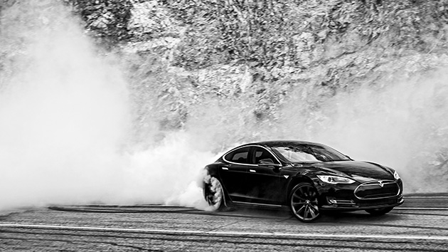最强悍电动车！Tesla Model S P85D静止到100仅需2.8秒！