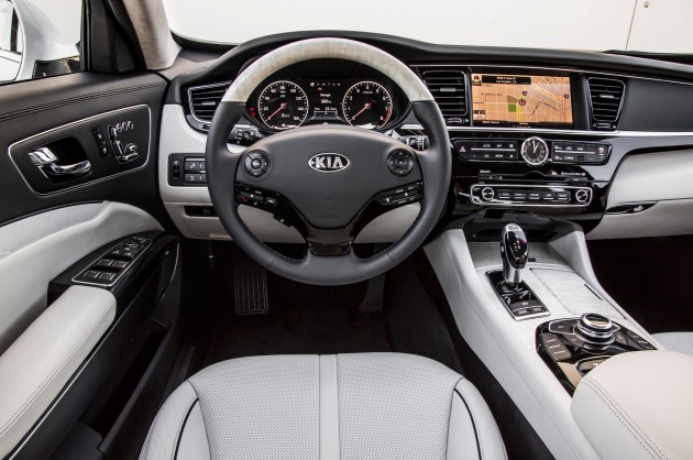 Kia K900加入更多引擎选项，企图和自家兄弟Genesis G90拼市场！