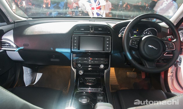 Jaguar正式发全新中级轿车XE！开价RM340,000！