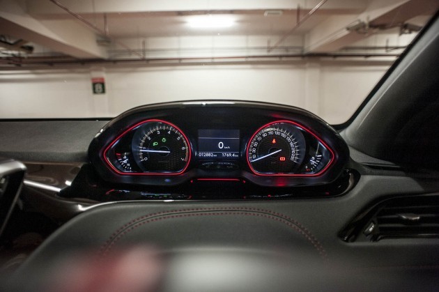 钢炮车款还是要手排才对味！208 GTI和Fiesta ST两大Hot Hatch的战争！