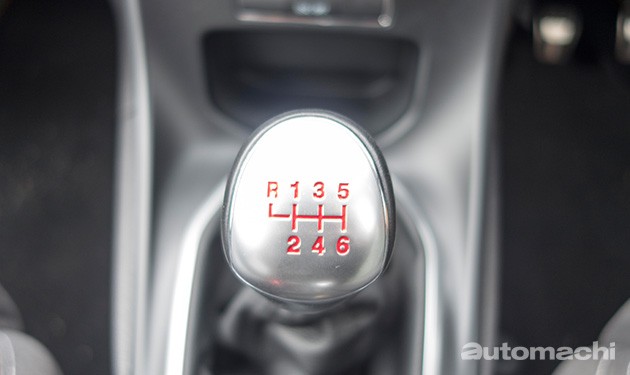 钢炮车款还是要手排才对味！208 GTI和Fiesta ST两大Hot Hatch的战争！