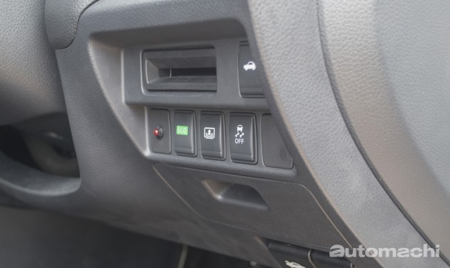 loc_teana_vs_accord_vs_camry_07