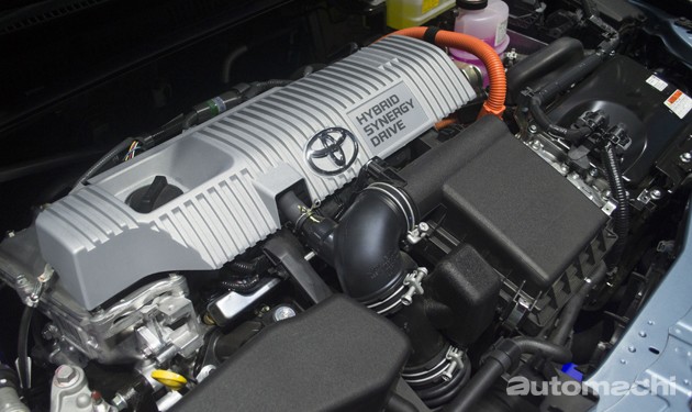 2016北京车展直击:独特闪电眼!Toyota Corolla Hybrid震撼登场!