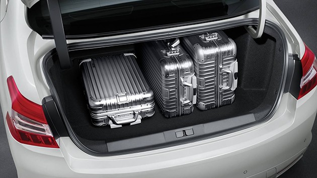 全新Peugeot 408正式公开预订!