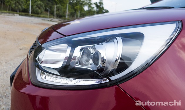 IIHS首波测试头灯亮度成绩出炉!仅有Toyota Prius V获得Good的成绩!