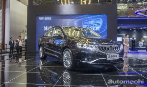 从Land Rover起诉陆风汽车事件看中国汽车业的发展。