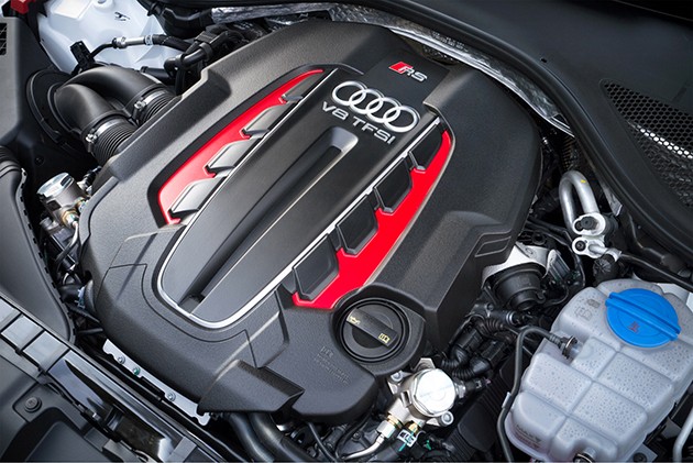 在2014年Honda推出了一款概念车叫做Concept B,外形和之后推出的Civic FC有点像因此很多人认为这个是FC的中国版本,Concept B的设计草图更被外国网站Autoblog.nl在之前于网络上释出,现在中国的汽车之家终于曝光了Concept B的量产版,它的正式名称叫做Gienia!