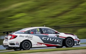赛道版现身!Honda Civic FC称霸中国CTCC赛事!