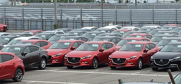 发布在即！Mazda3小改款现身日本广岛原厂！