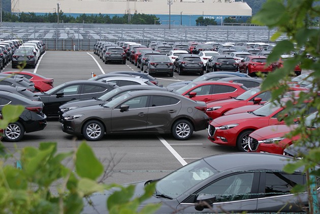 发布在即！Mazda3小改款现身日本广岛原厂！
