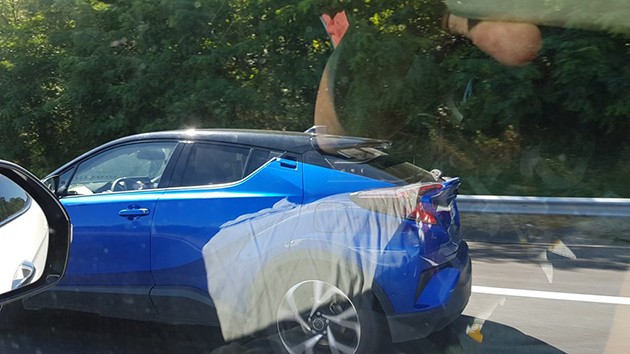 蓝色更耀眼!Toyota C-HR蓝色谍照再现身!