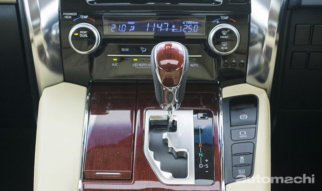 Toyota Alphard ,老板级人物的最佳座驾!