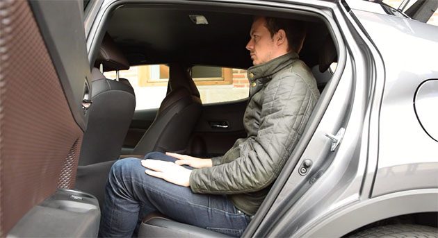 2017 Toyota C-HR 内部空间首次曝光！