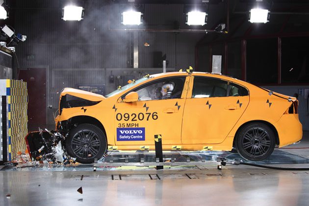 Volvo 车款安全的秘密：车祸调查队！