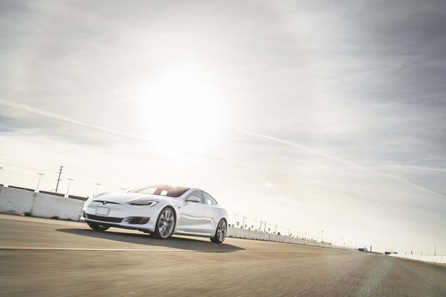 Tesla Model S P100D ，比汽油超跑还要快！