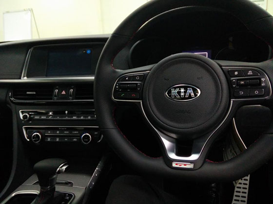 Kia Optima K5 正式现身我国，预计售价17万令吉！