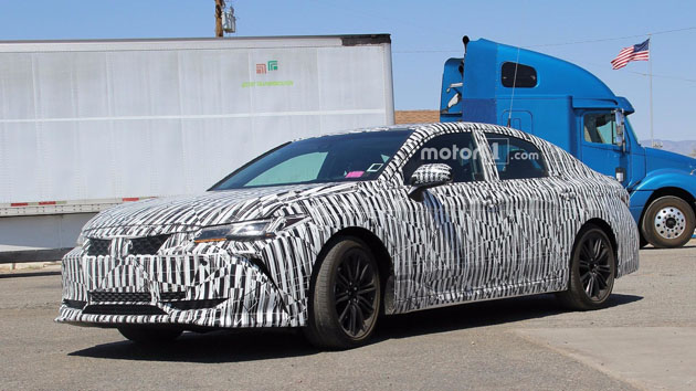 Toyota Avalon 2018 现身，车头灯很帅气！