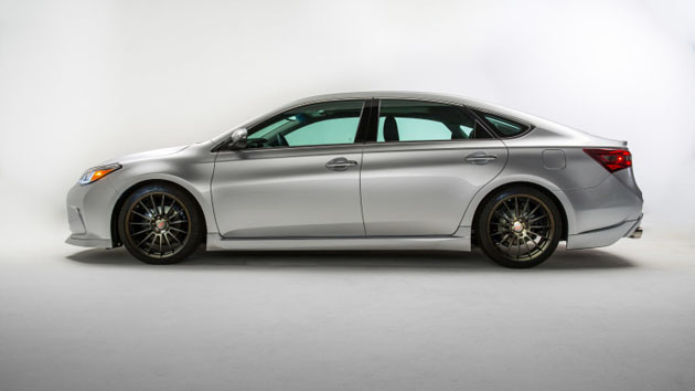 Toyota Avalon 2018 现身，车头灯很帅气！