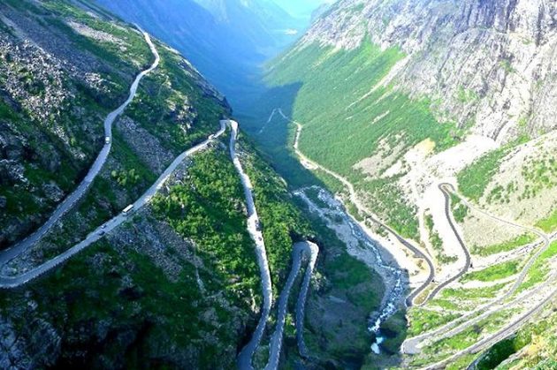Dangerous Road 十大危险公路,你敢开上去吗?