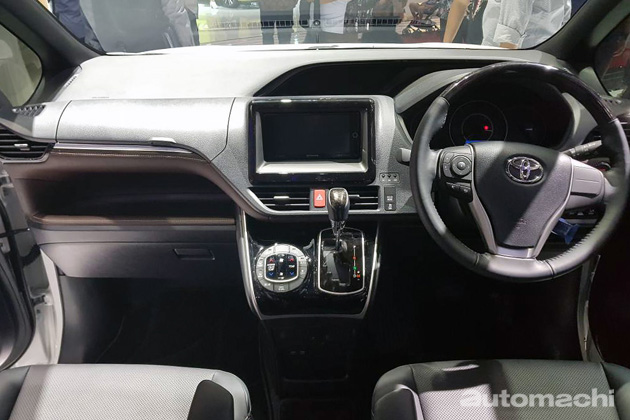 Toyota Voxy 2017 现身印尼车展,来看看实车照吧!