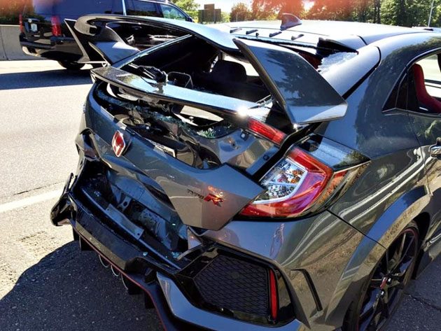 Honda Civic Type R 最悲惨的遭遇，刚领车就被追尾！