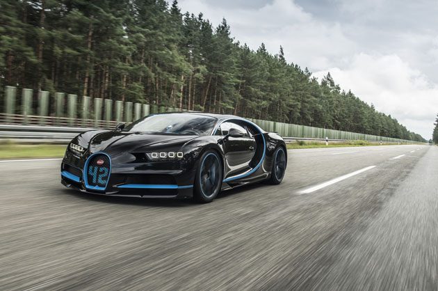 地标最快的跑车！ Bugatti Chiron 400km/h极速达成！