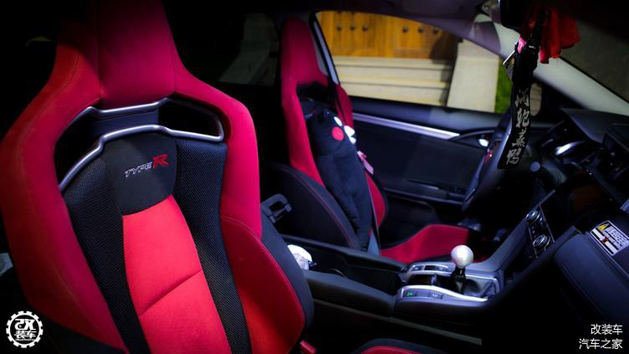 超任性的改装 Honda Civic FC ,座椅就花了两万五!