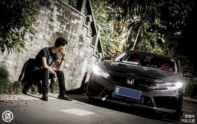 超任性的改装 Honda Civic FC ,座椅就花了两万五!