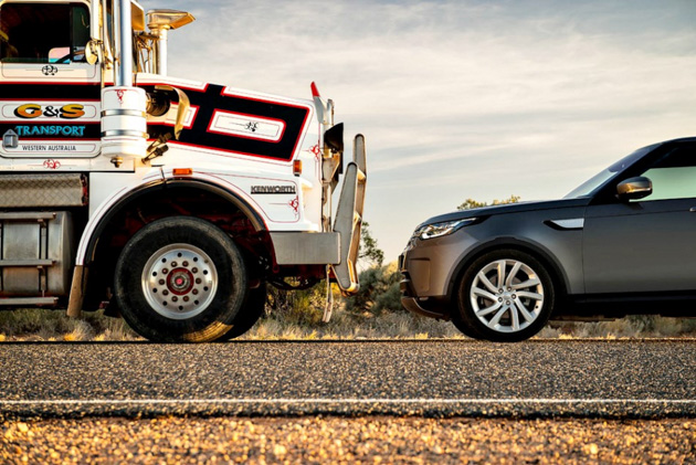 land-rover-discovery-td6-towing-001