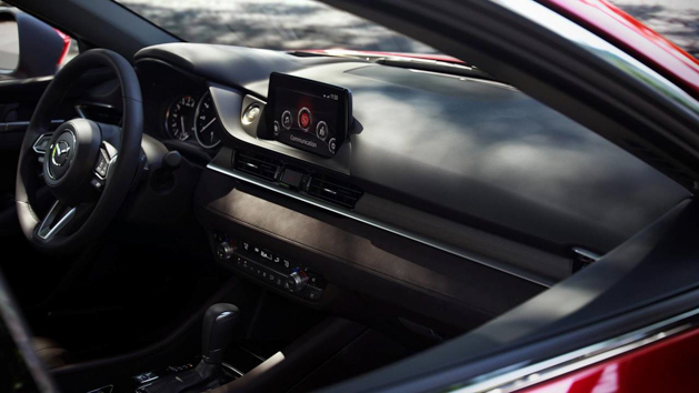 2018 Mazda6 正式亮相前夕，小露车头与内装！