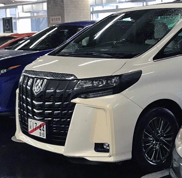 不一样的车头， Toyota Alphard 小改款日本被捕获！