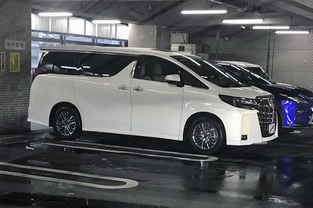 不一样的车头， Toyota Alphard 小改款日本被捕获！