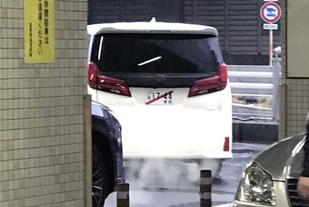 不一样的车头， Toyota Alphard 小改款日本被捕获！