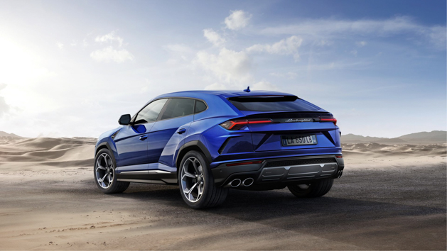 lamborghini-urus-debuts-013