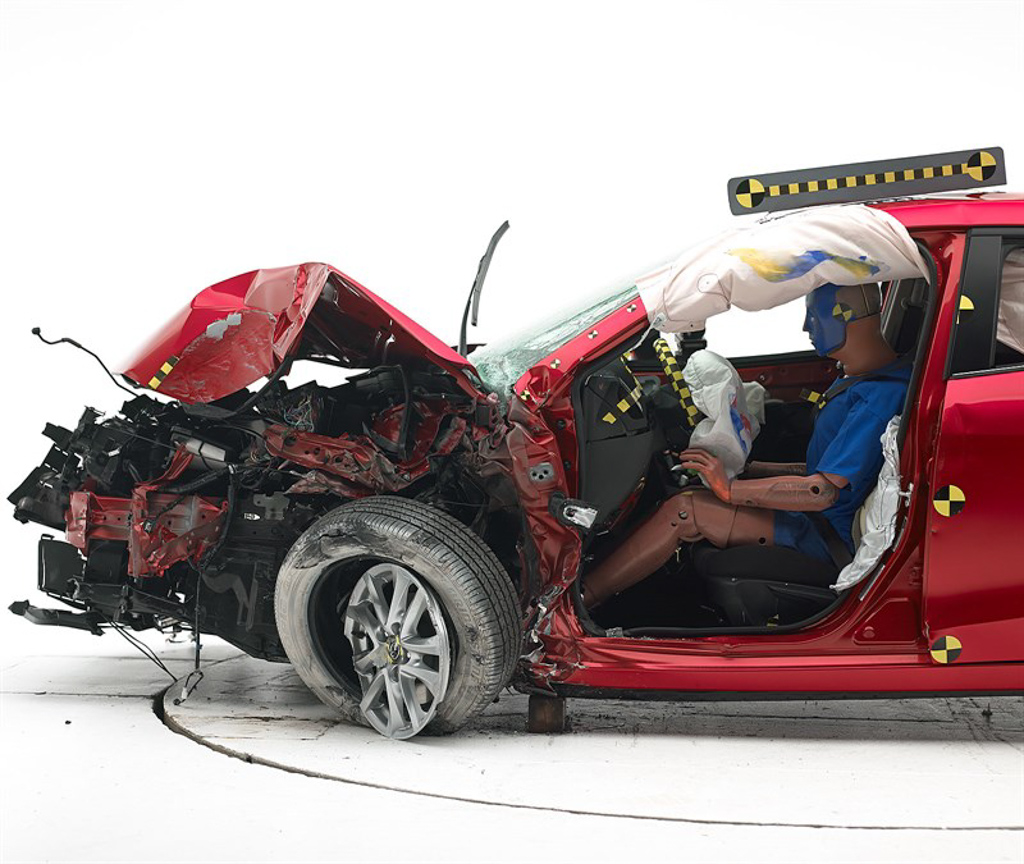 日系对决德系， Mazda3 与 Volkswagen Golf 谁更安全？