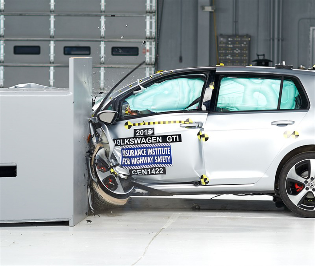 日系对决德系， Mazda3 与 Volkswagen Golf 谁更安全？