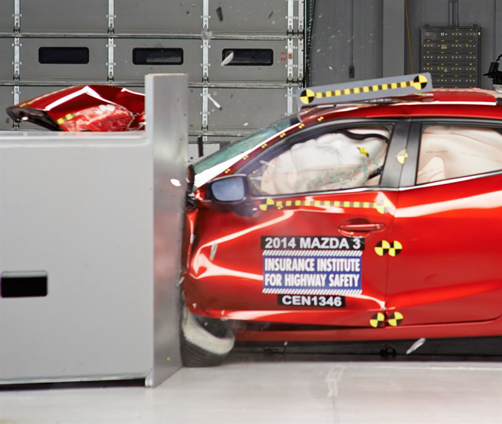 日系对决德系， Mazda3 与 Volkswagen Golf 谁更安全？