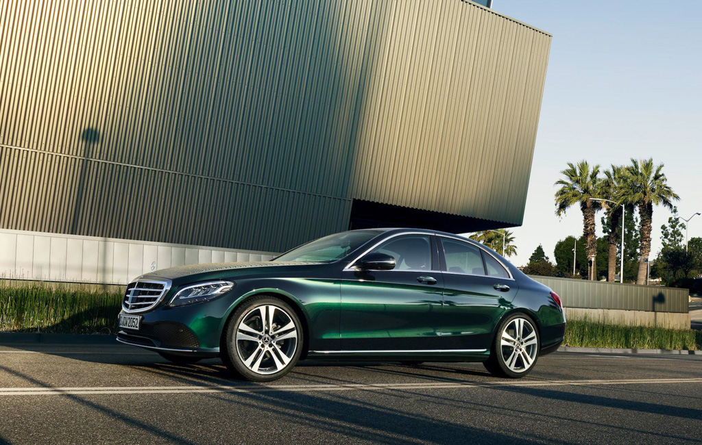 小改款 Mercedes-Benz C200 官图发布，搭载全新引擎！