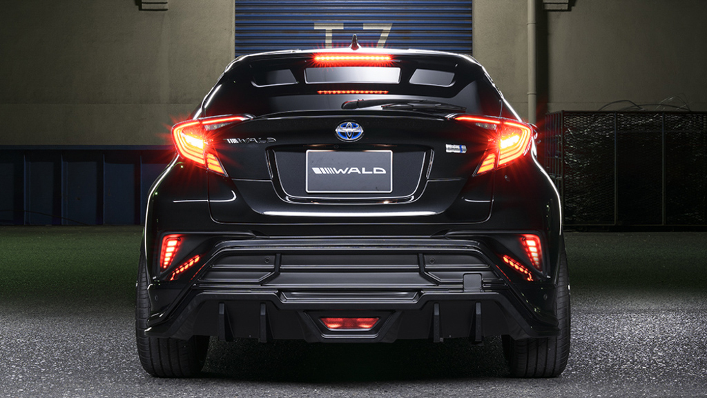 Toyota C-HR WALD 空力套件登场，神秘的黑武士！