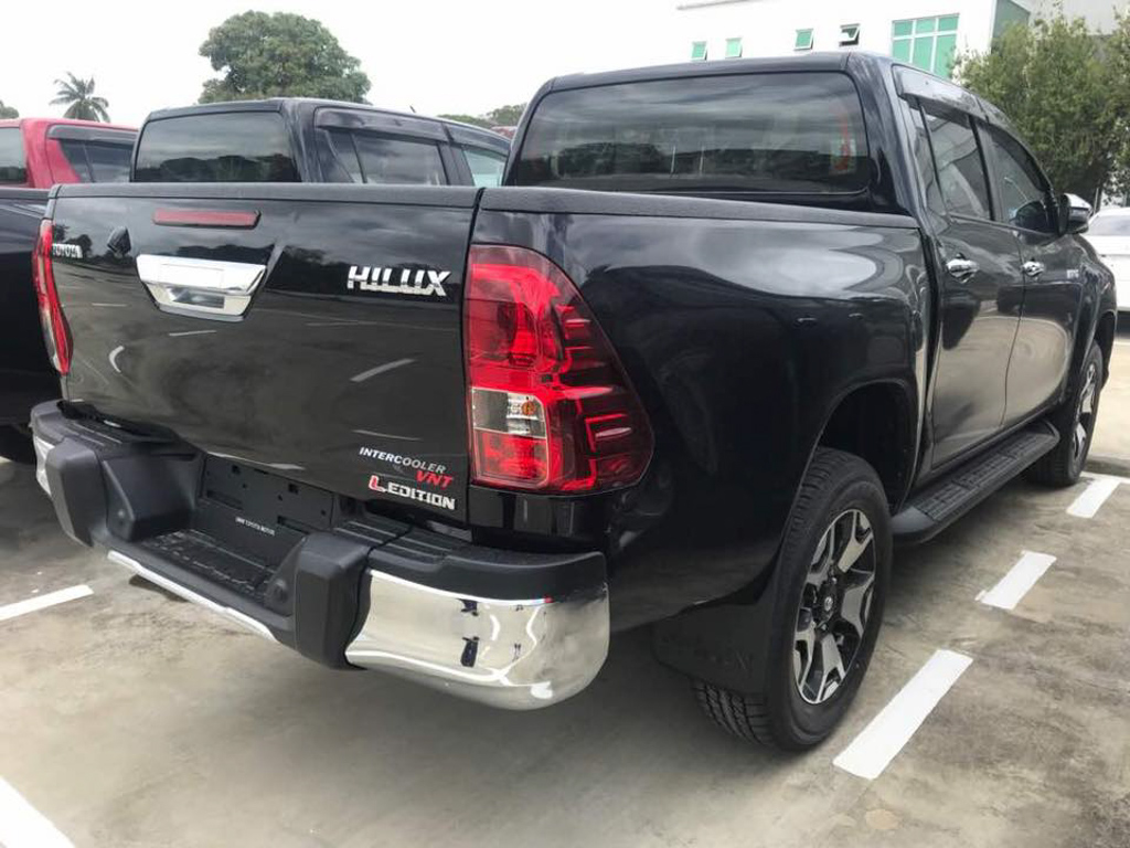 小改款 Toyota Hilux 实车现身大马！