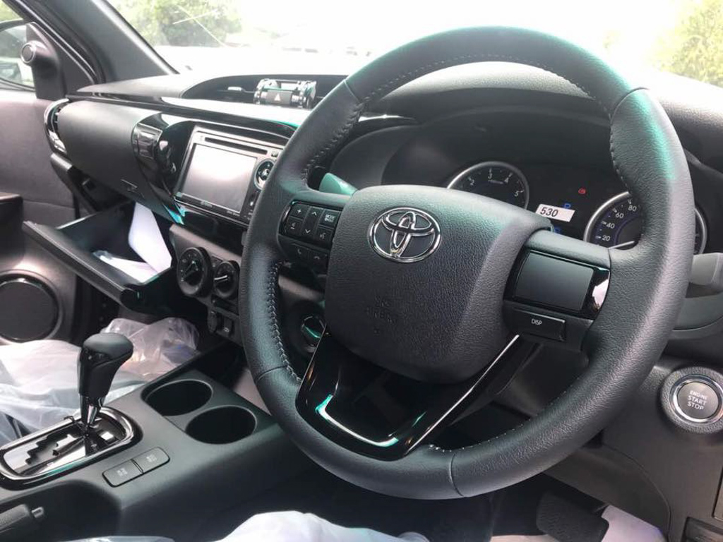 小改款 Toyota Hilux 实车现身大马！