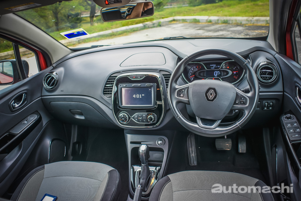 Renault Captur ，中规中矩的小型跨界！