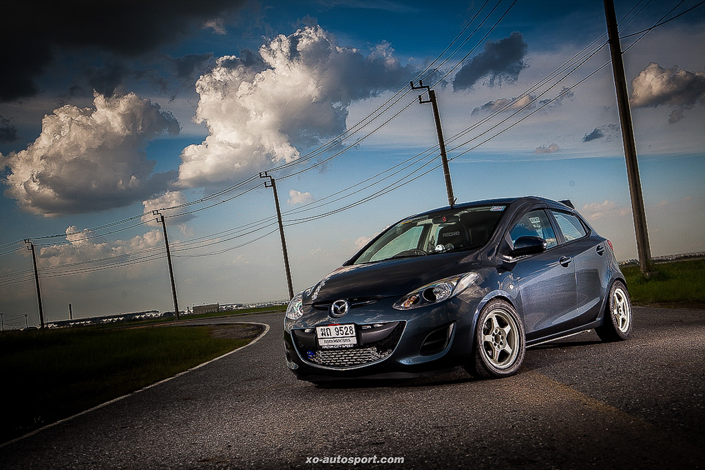 改泰凶！700 hp 怪兽级 Mazda2 ！