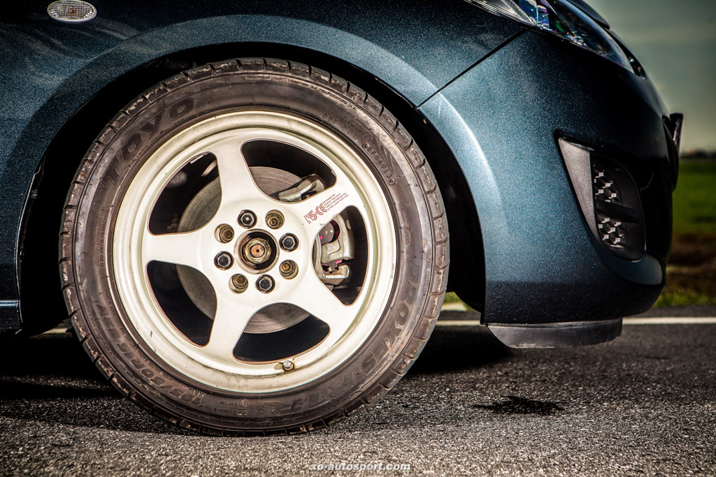 改泰凶！700 hp 怪兽级 Mazda2 ！