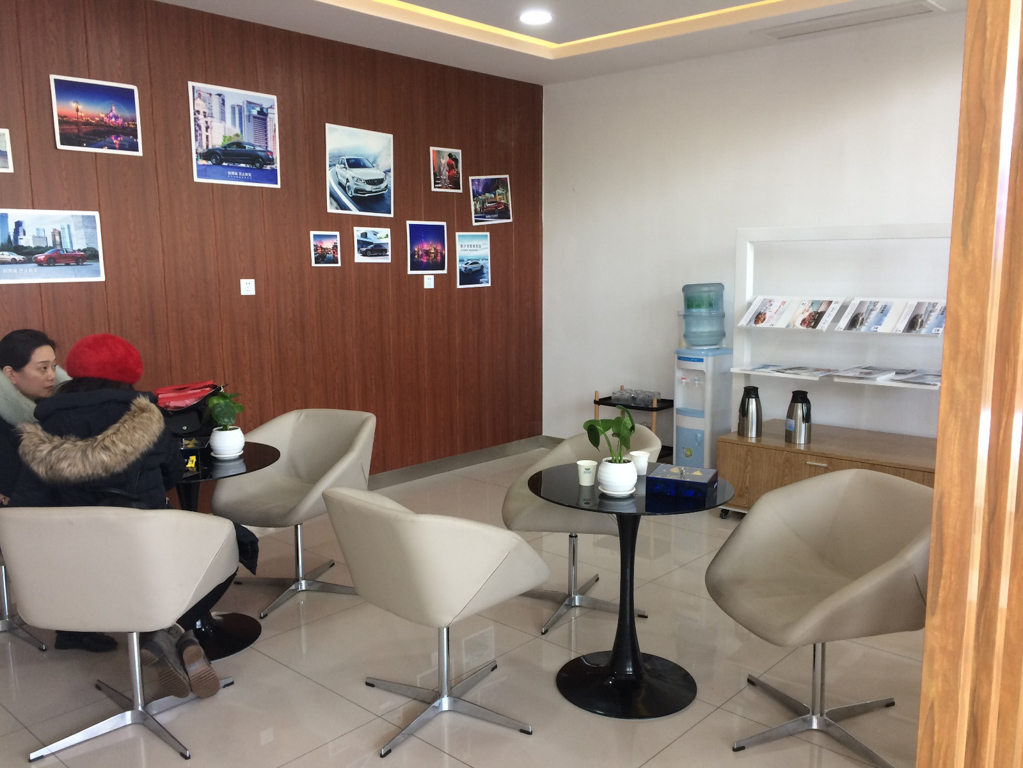 上海考察 Geely 展示厅， Proton 经销商留下深刻印象！