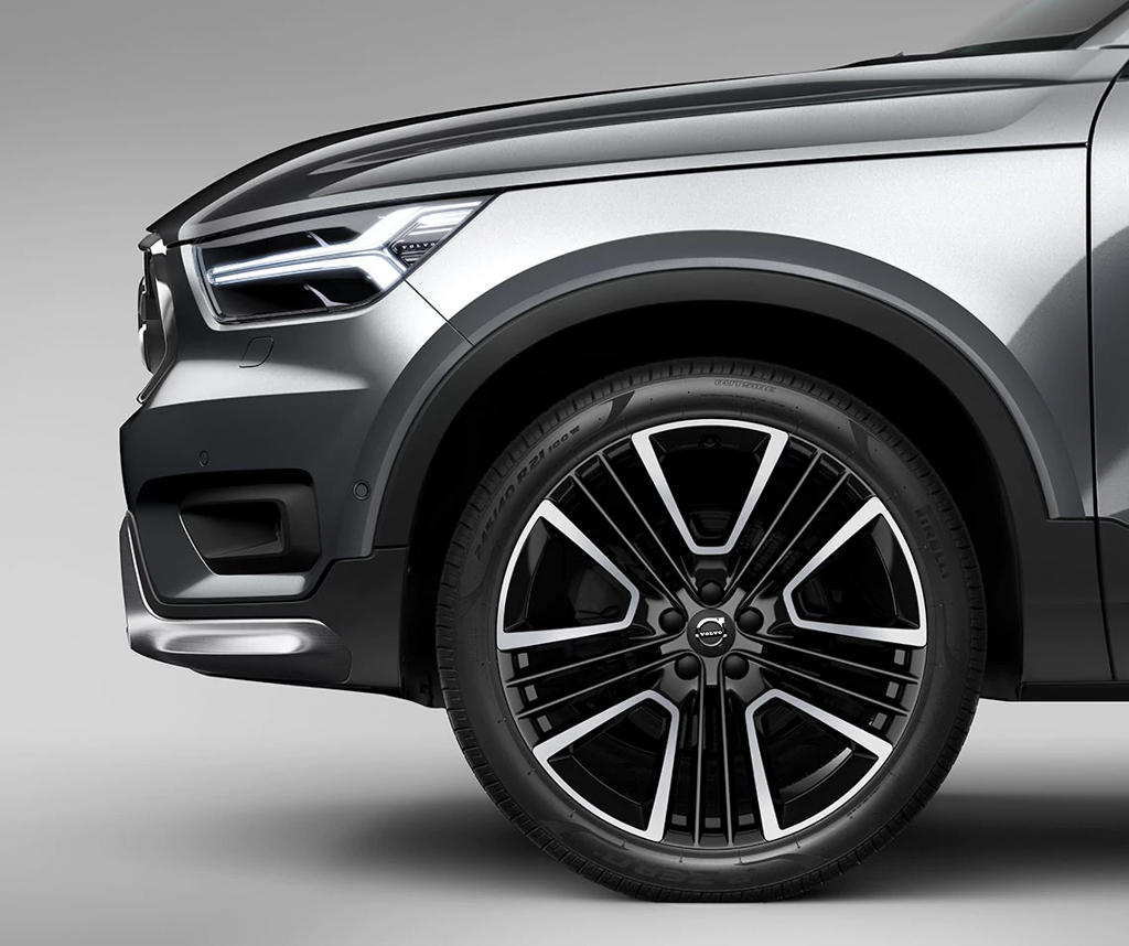 更显帅气！ Volvo XC40 推出官方外观套件！