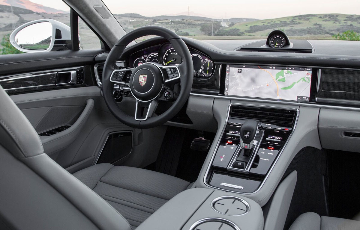 2018 Wards 10 Best Interiors ，Toyota Camry 入围！