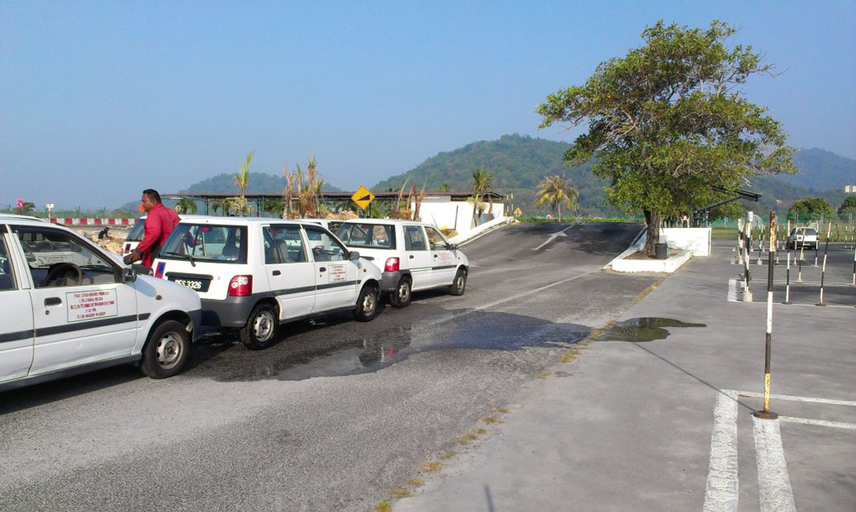 侯任交通部长下令 Driving License 不准”包“过！