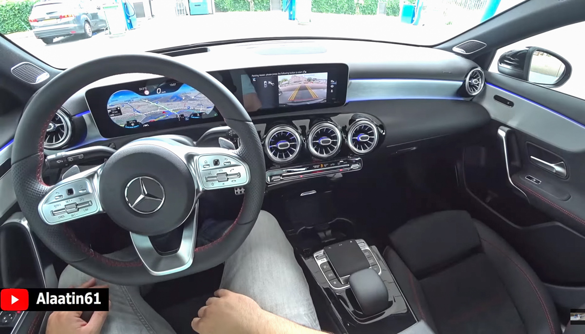 2018 Mercedes-Benz A-Class 开车影片，超时尚超有科技感！